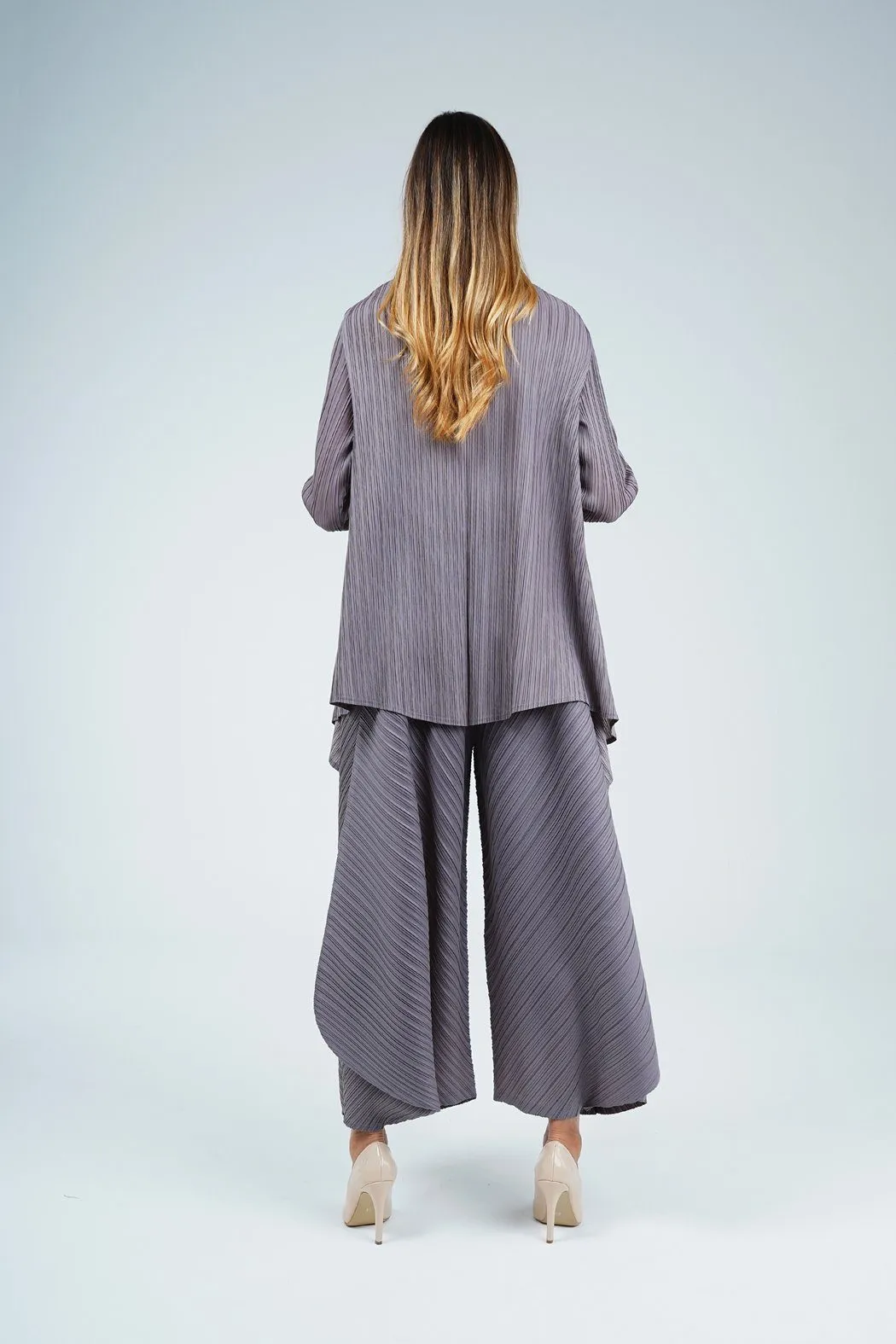 Elle Large Lapel Pleated Cardigan