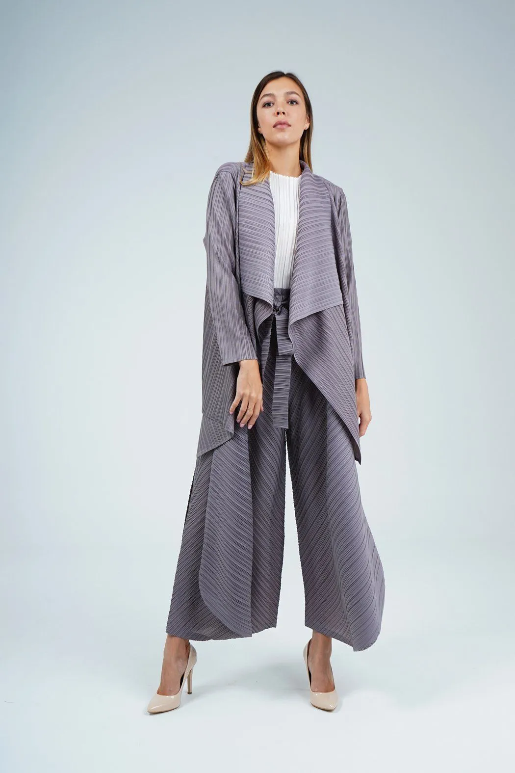 Elle Large Lapel Pleated Cardigan