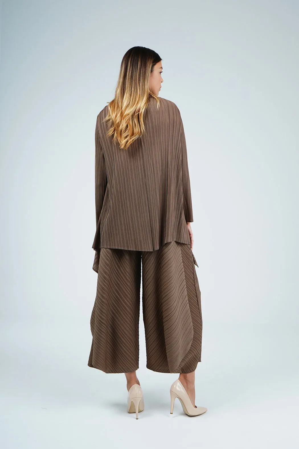 Elle Large Lapel Pleated Cardigan