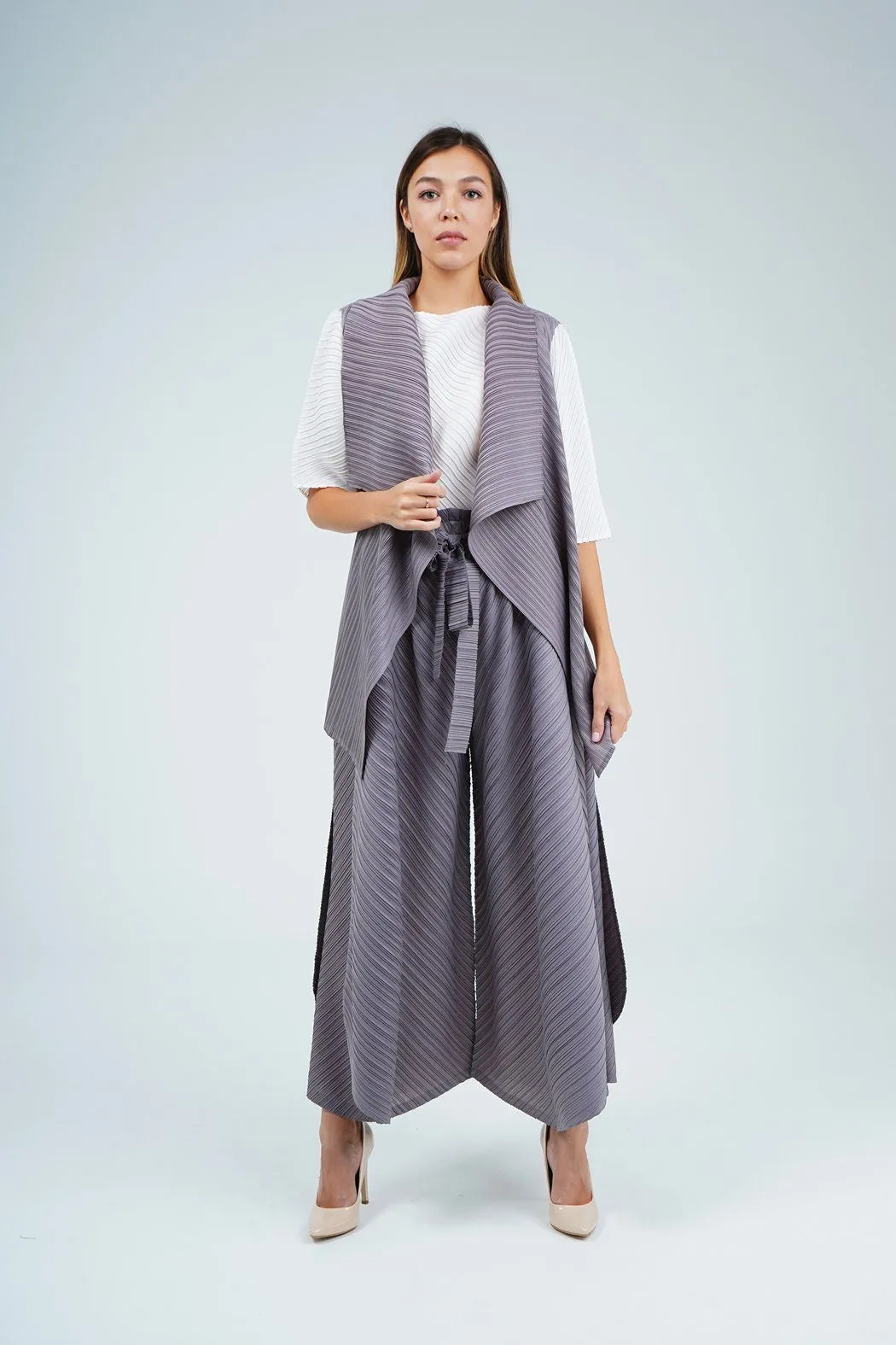 Ema Sleeveless Long Cardigan