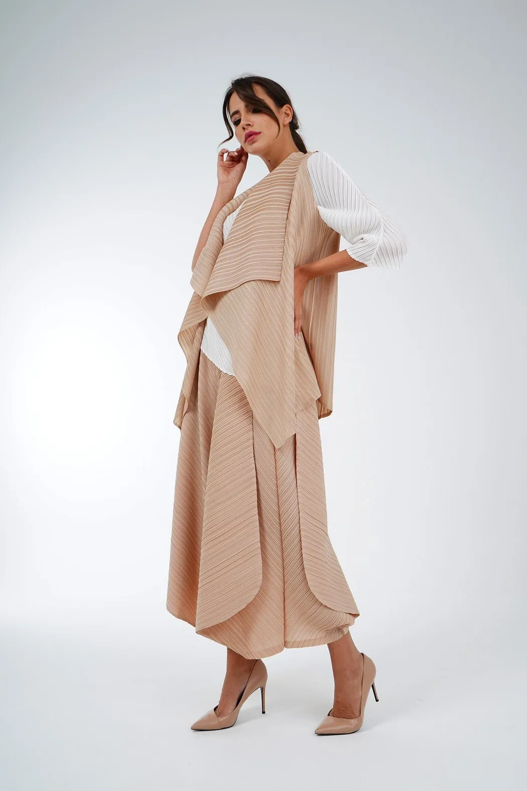 Ema Sleeveless Long Cardigan