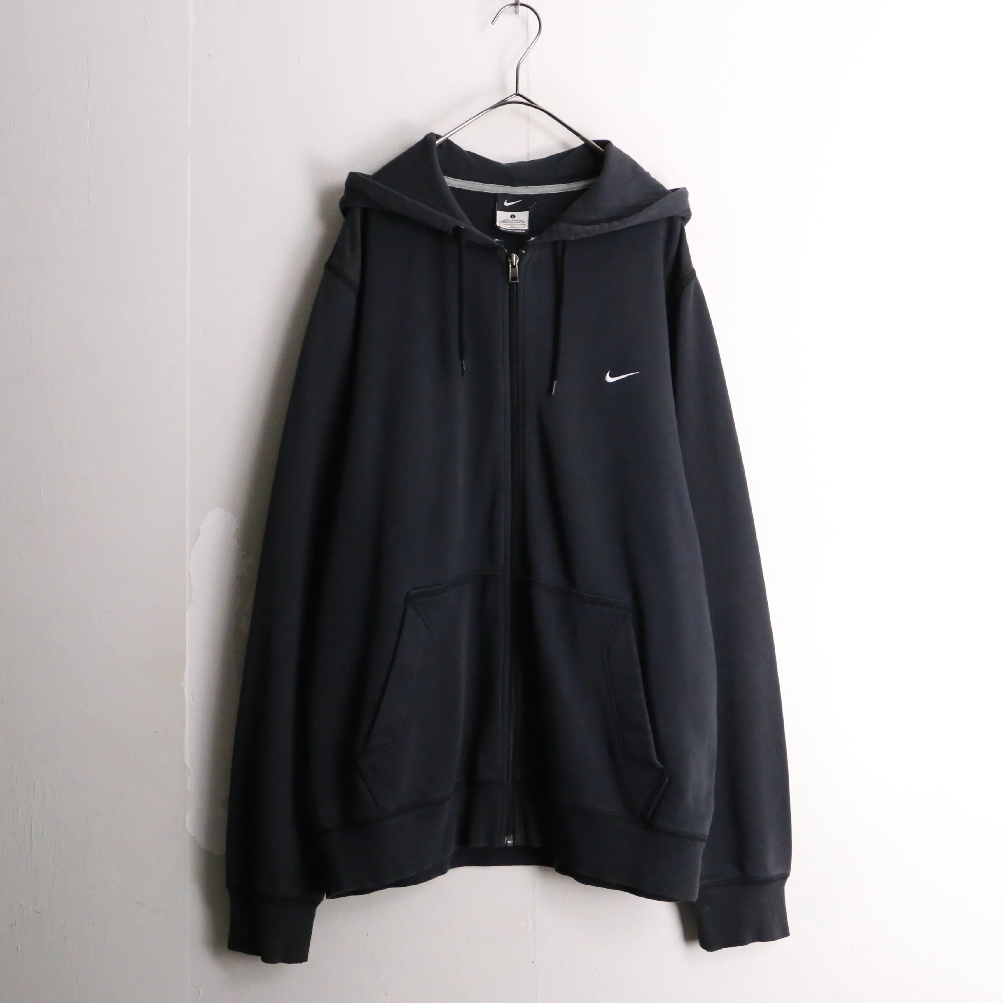 "NIKE" black color logo design parka